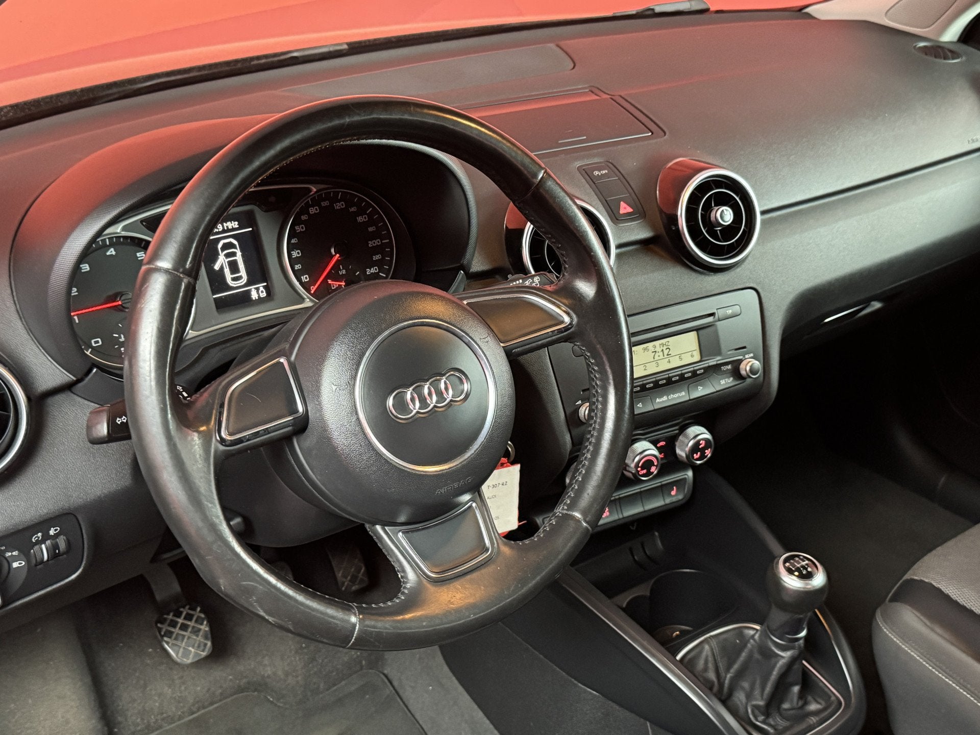 Audi A1 1.2 TFSI Attraction | Cruise | Trekhaak | Climate, Voorwielaandrijving, Euro 5, 86 pk, Zwart