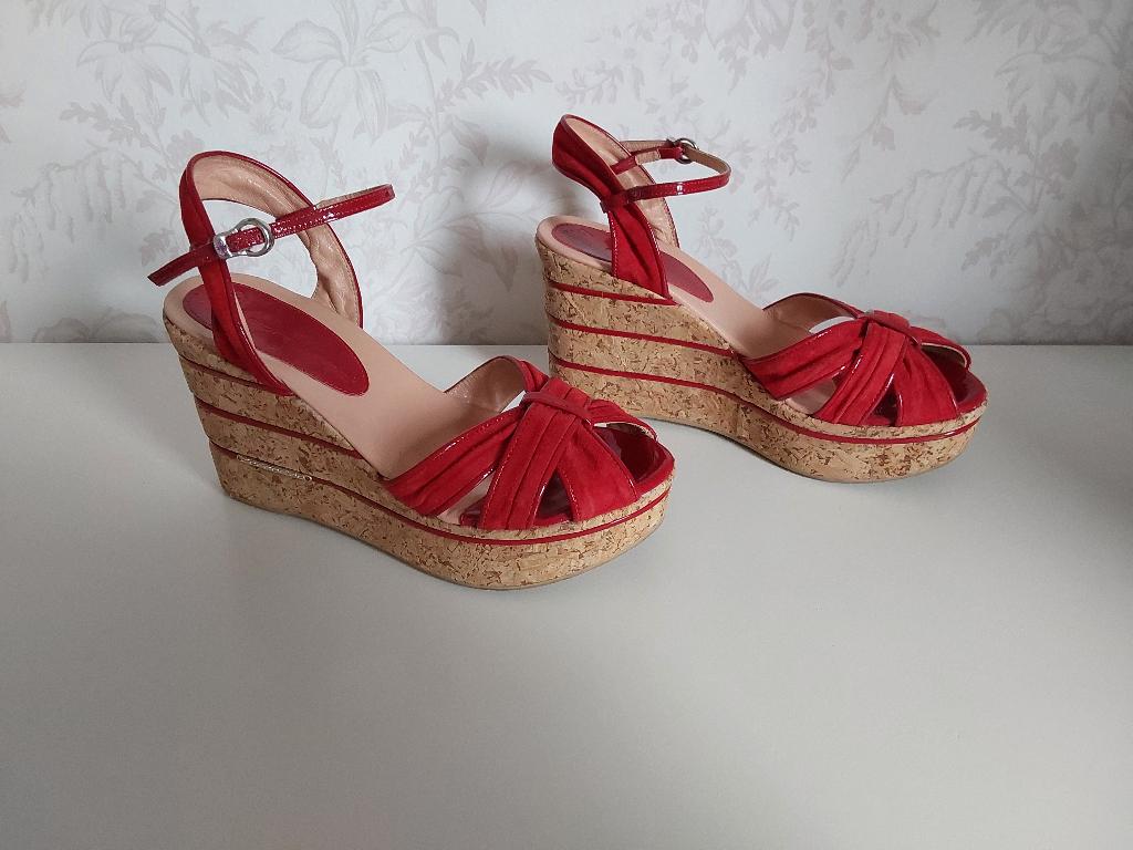 Fornarina sandalen mt 38 (valt als 38,5) rood sleehakken, Verzenden, Fornarina, Sandalen of Muiltjes, Zo goed als nieuw