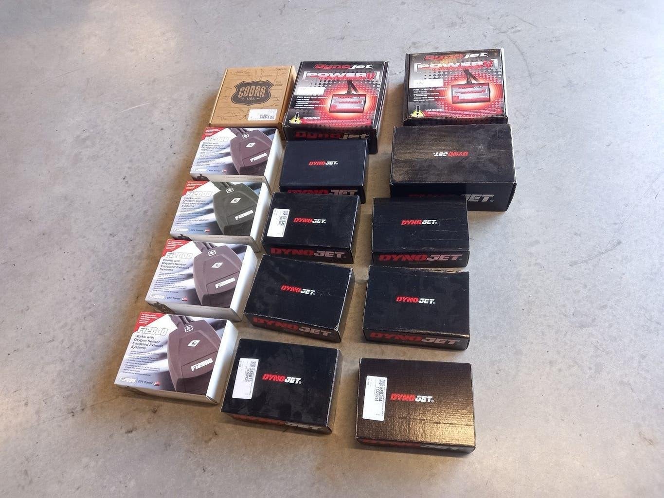 Super dikke partij / nieuw in doos DYNOJET EN COBRA Tuners, Motoren, Ophalen, Nieuw