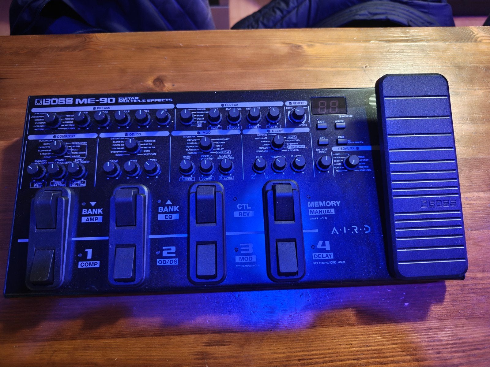 Boss ME-90 Multi-Effect Gitaarpaneel met Volumepedaal, Muziek en Instrumenten, Effecten, Ophalen