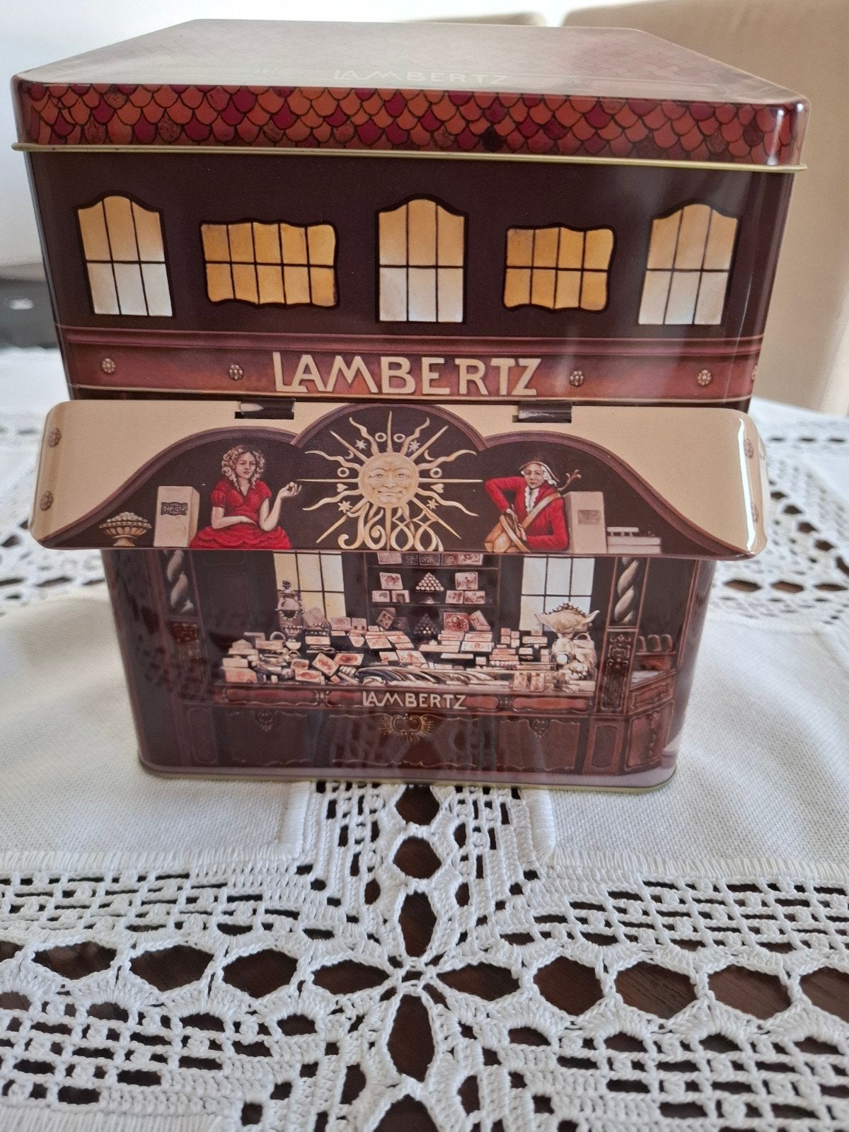 mooi uitgevoerde blikken koekjes doos Lambertz, Ophalen of Verzenden, Zo goed als nieuw, Koek(jes), Overige merken