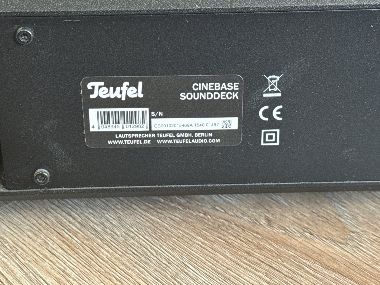 Foto 4 van Teufel Cinebase Sounddeck met afstandsbediening en netsnoer