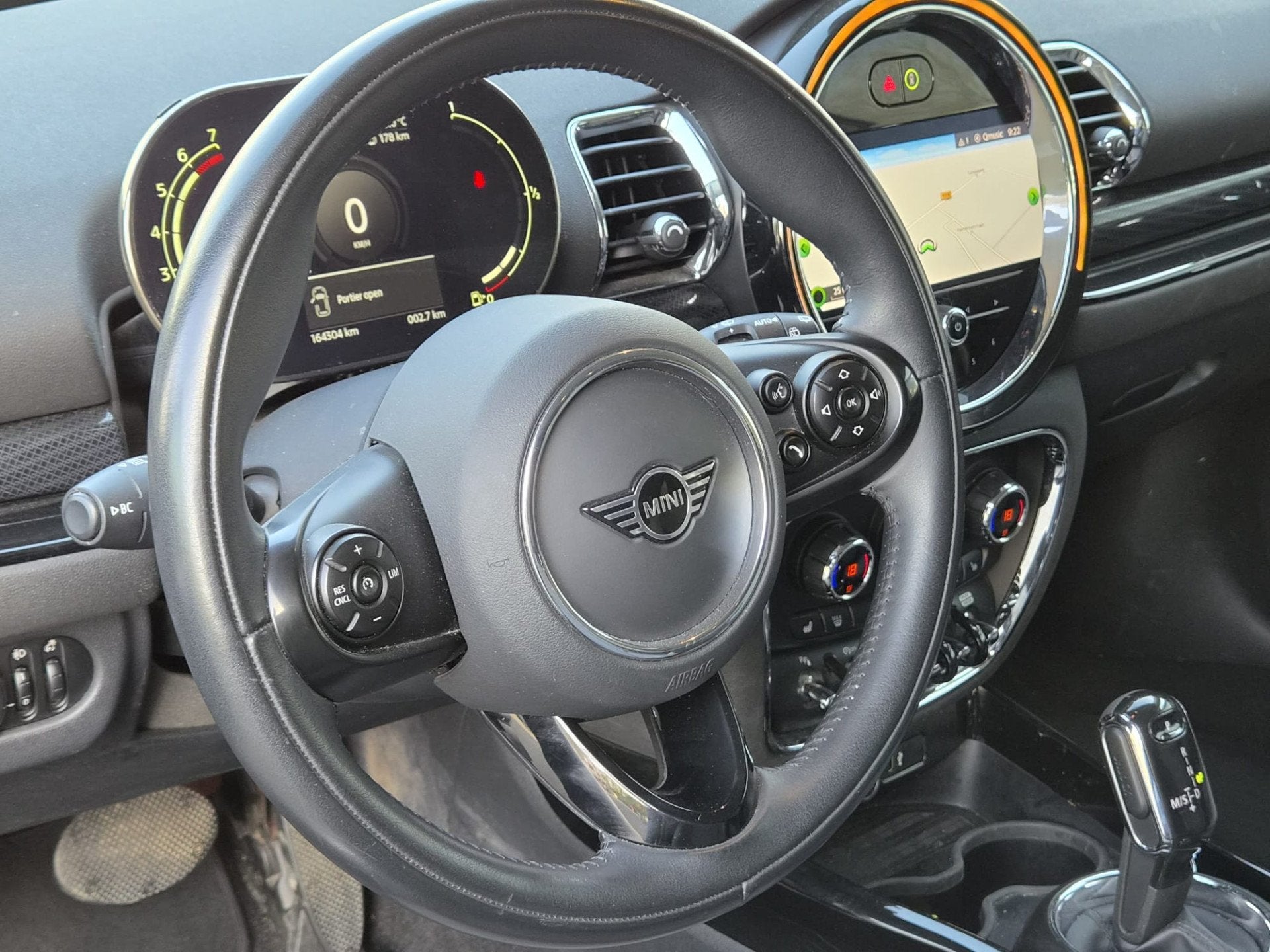 MINI Clubman 1.5 Cooper Business Edition | Volle auto! | Dea, Auto's, Mini, 136 pk, Gebruikt, 715 kg, Leder en Stof