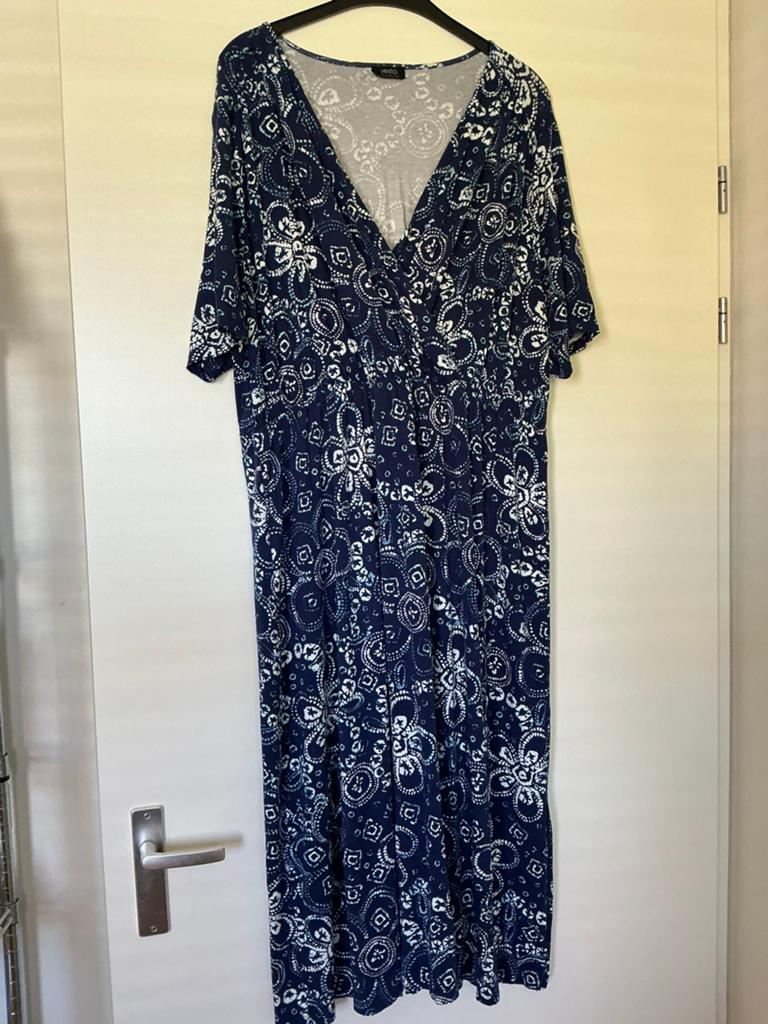 YESTA JURK MAAT 52.  DONKERBLAUW MET WIT, Kleding | Dames, Grote Maten, Ophalen of Verzenden, Zo goed als nieuw, Blauw, Jurk