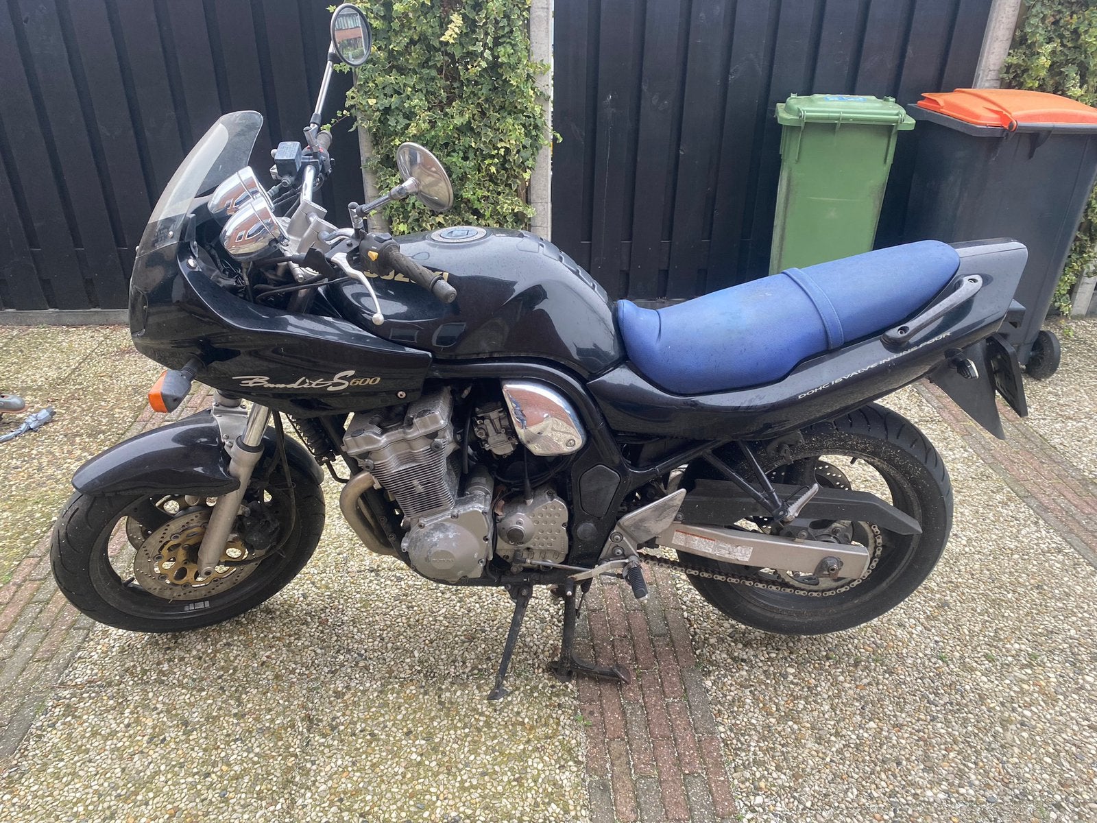 Leuke suzuki bandit 600 met een klein beetje werk te koop, Motoren, Motoren | Suzuki, Particulier