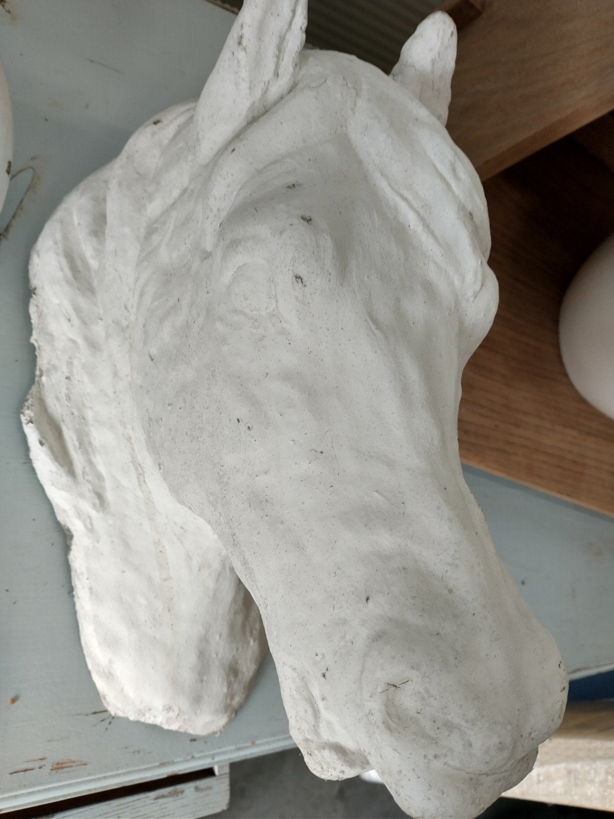 Witte paardenkop sculptuur van beron, Antiek en Kunst, Ophalen, Overige onderwerpen, Gips, Handgemaakt