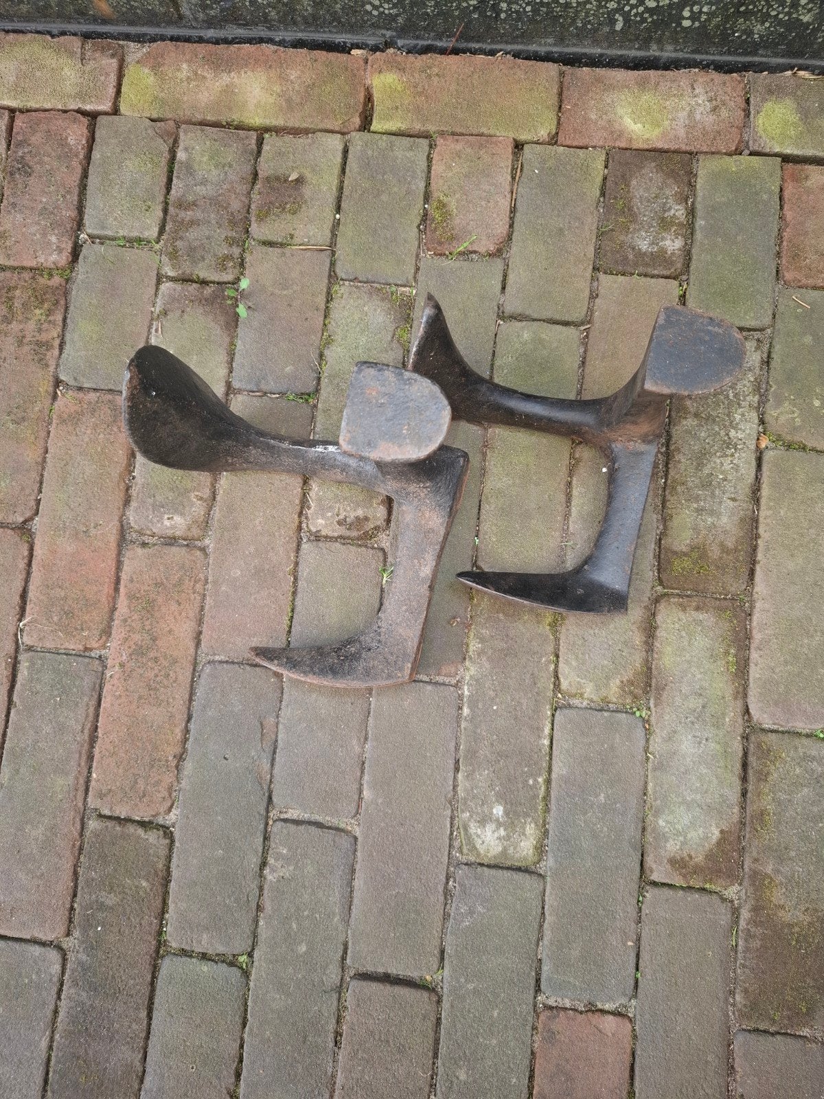 schoenmakersaambeeld, Ophalen