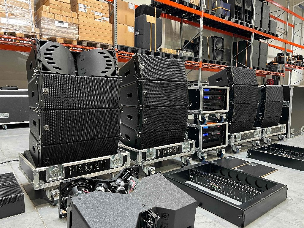 Martin Audio line array: 16x WPS 4x iKON iK42 Dante 2x grid