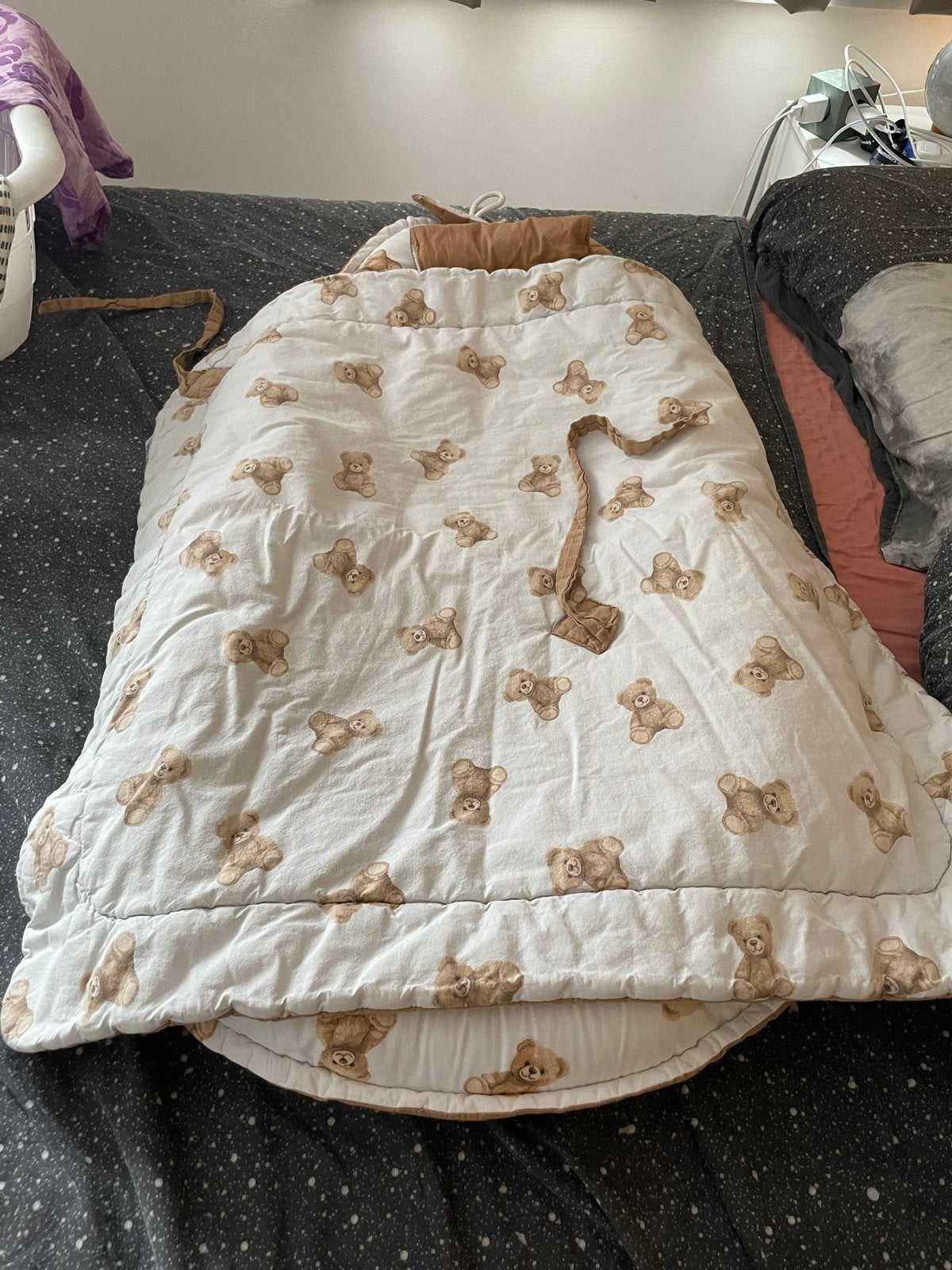Gratis Babynestje met beertjespatroon, Kinderen en Baby's, Babywiegjes en Ledikanten, Ophalen, Gebruikt, Overige typen