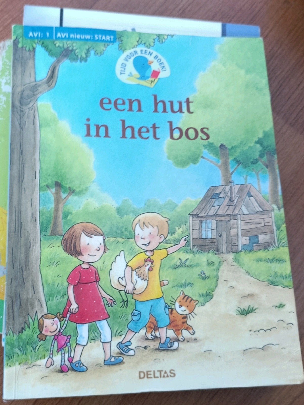 Een hut in het bos - AVI niveau START, Ophalen of Verzenden, Zo goed als nieuw, Onbekend, Fictie algemeen