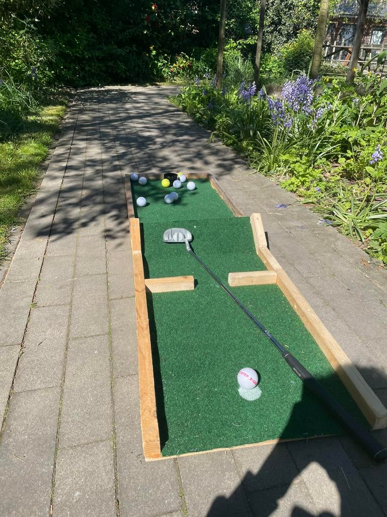 Midget golf baan inc. 11 ballen en 1 putter, Ophalen, Zo goed als nieuw