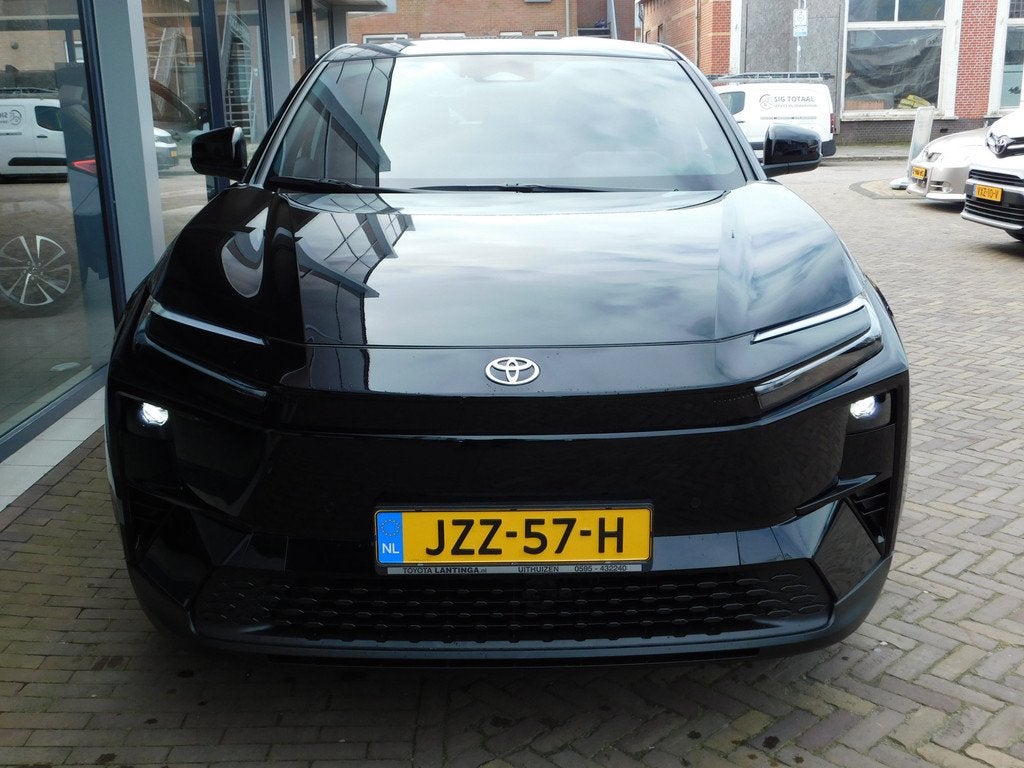 Toyota C-HR+ First Edition 77 kWh (bj 2026, automaat), Auto's, Toyota, 12 maanden, Stof, Zwart, Origineel Nederlands