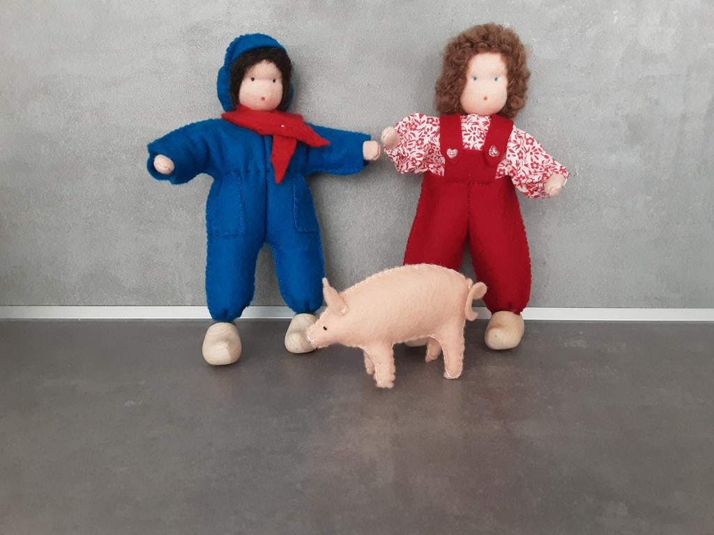 Boer en boerin met varken, Ophalen of Verzenden, Figuurtje(s)