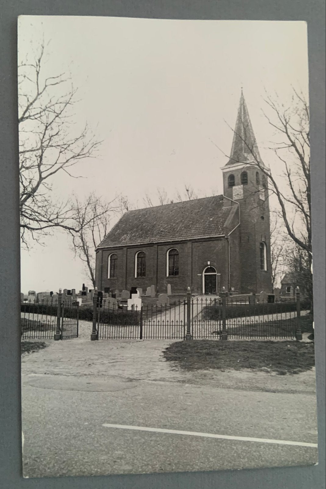 Foto/kaart kerk Dongjum, Friesland, Verzenden, 1960 tot 1980, Ongelopen, Friesland