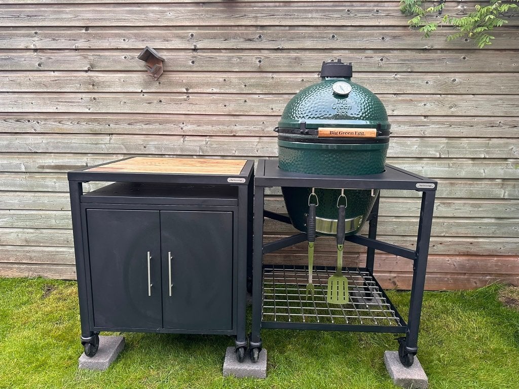 Big Green Egg Buitenkeuken met kast + Big Green Egg Large., Ophalen, Zo goed als nieuw, Big Green Egg (origineel), Met accessoires
