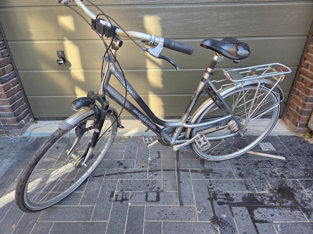 Oude Batavus fiets - opknapbeurt nodig, Fietsen en Brommers, Fietsen | Dames | Damesfietsen, Ophalen, Velgrem, Versnellingen, Batavus
