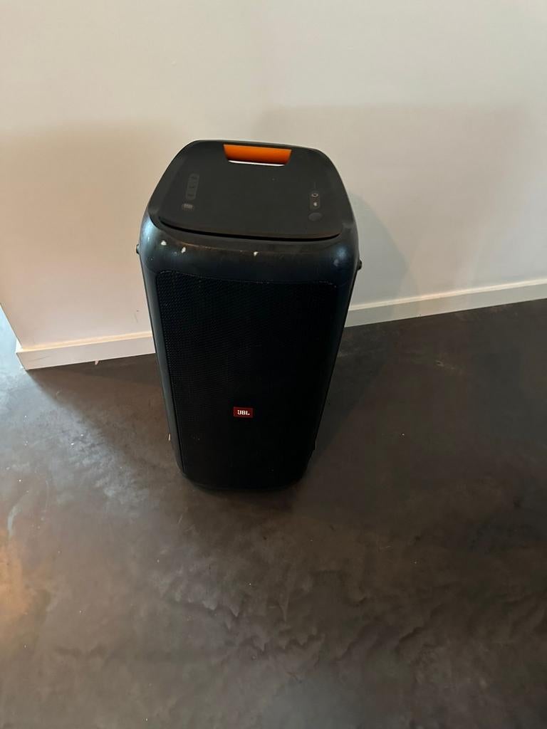 JBL Partybox 300 - Uitstekend werkende box met licht en bass, Ophalen of Verzenden