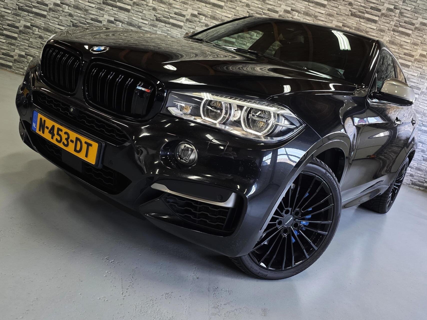 BMW X6 M50d *HUD*360Cam*PANO*Soft-close*Keyless*HarmanKardon, 15 km/l, Gebruikt, Euro 6, 2993 cc