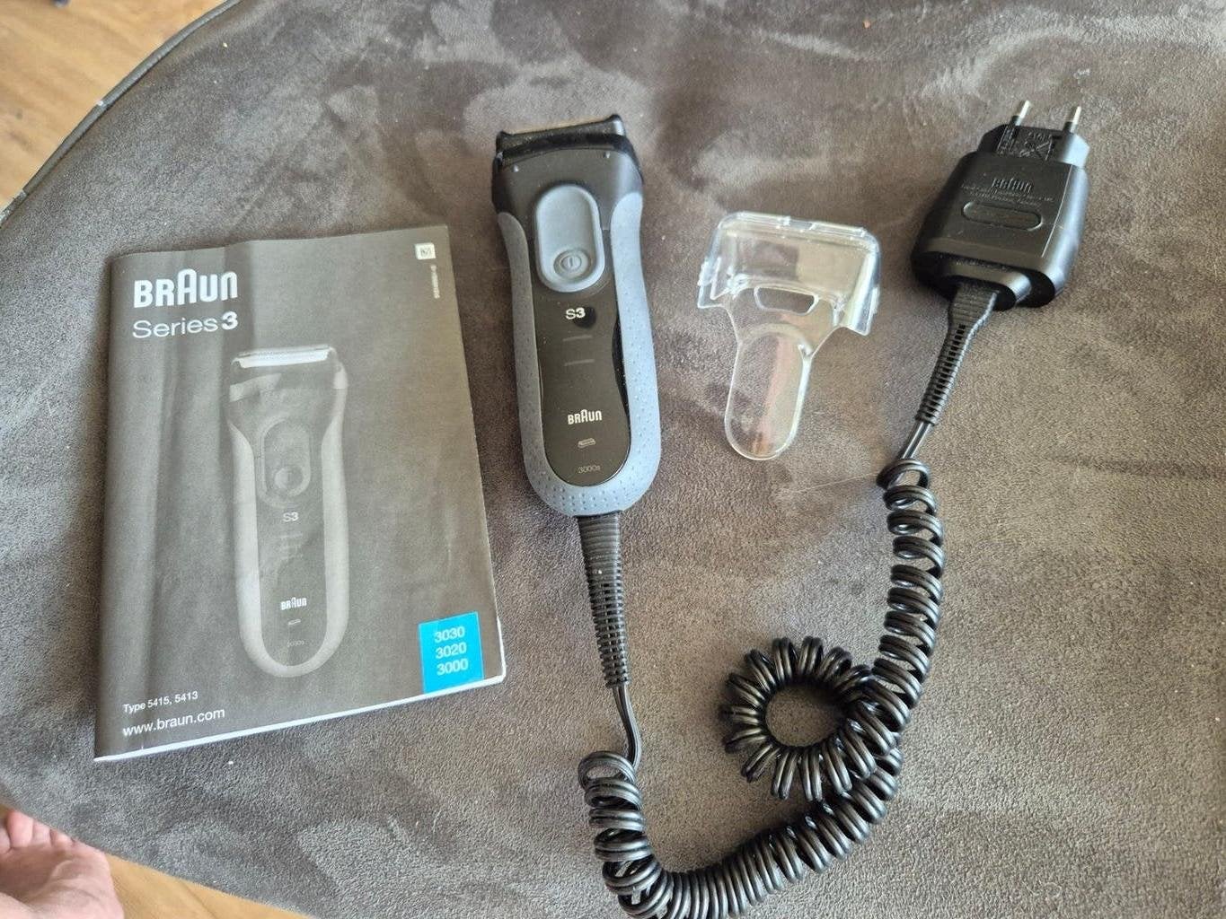 Braun Series 3 3000s Elektrisch Scheerapparaat met Oplader, Witgoed en Apparatuur, Persoonlijke-verzorgingsapparatuur, Ophalen