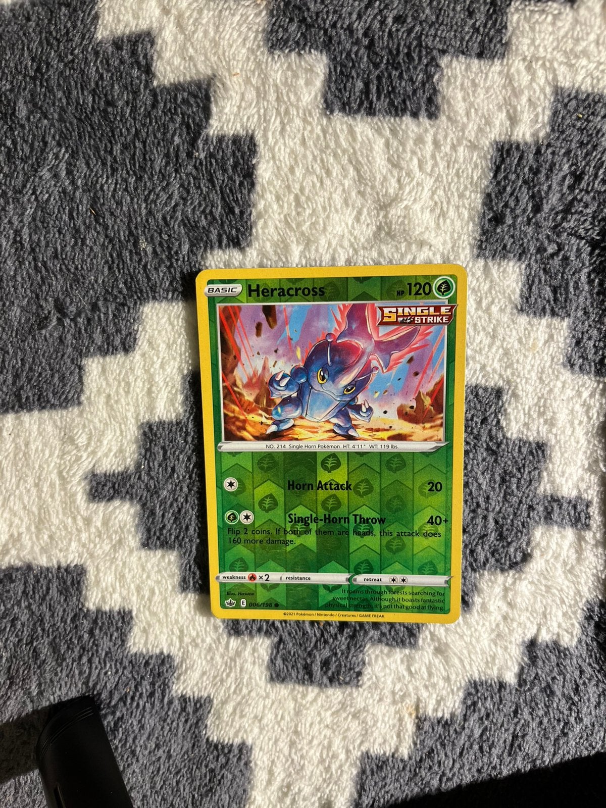Holo Pokémon kaart Heracross 006/198 - Goede staat, Ophalen of Verzenden, Zo goed als nieuw, Losse kaart, Foil