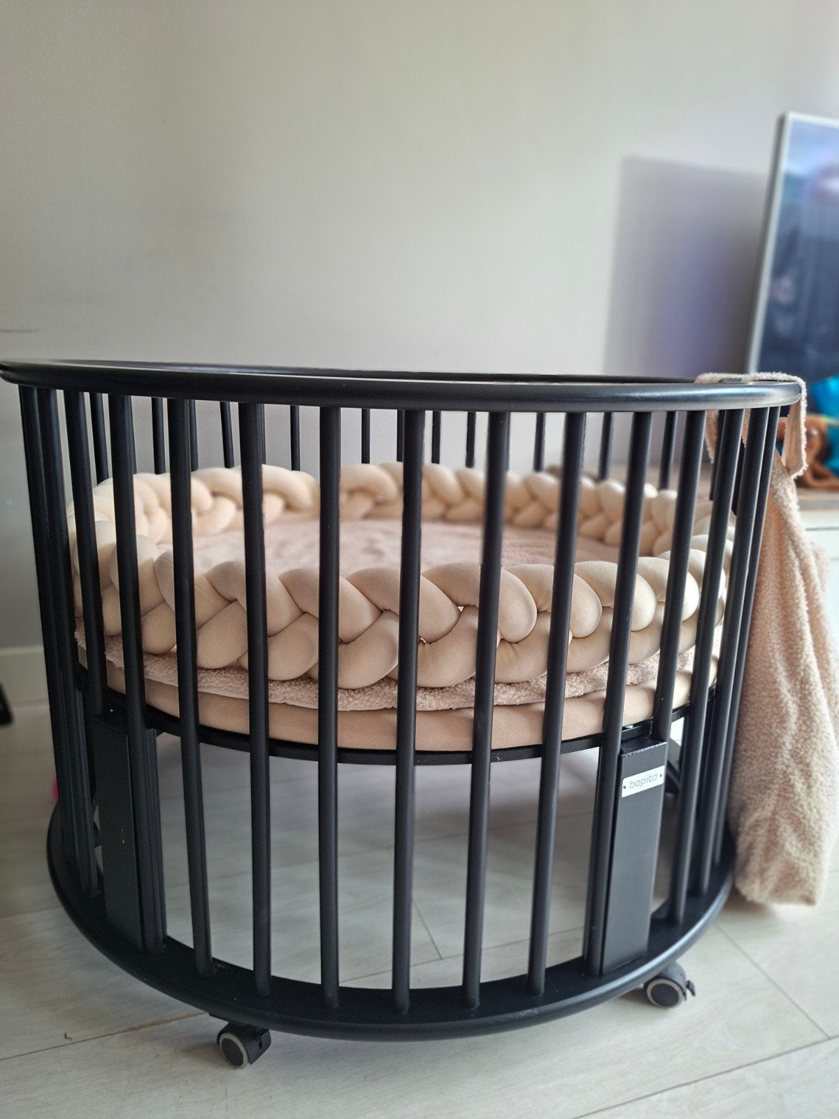 Bopita Ronde zwarte box op wieltjes met accessoires, Ophalen, 85 tot 100 cm, Zo goed als nieuw, Minder dan 140 cm