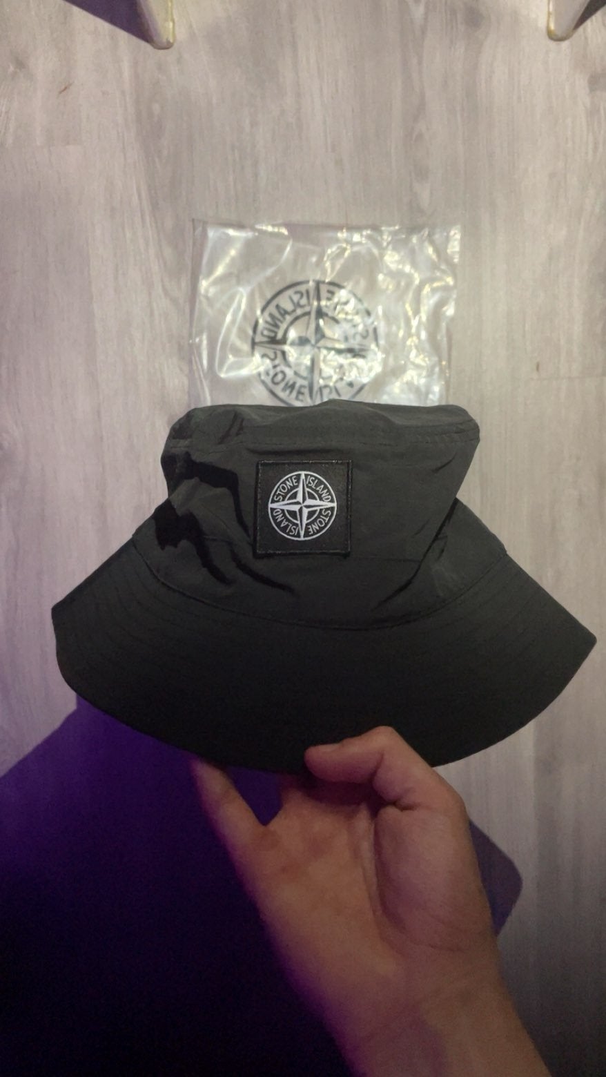 Gloednieuwe Stone Island Bucket Hat - Zwart, Ophalen of Verzenden, Nieuw, One size fits all, Hoed