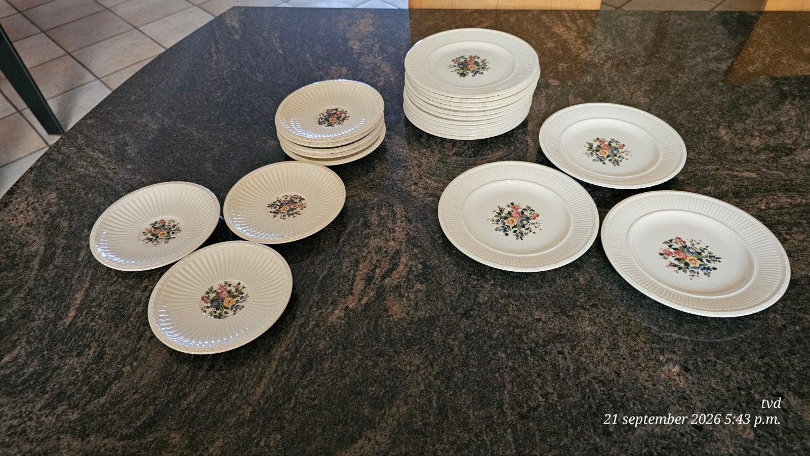Wedgwood Conway Gebaksbordjes en Schoteltjes, Verzenden, Zo goed als nieuw, Porselein, Kop(pen) en/of Schotel(s)