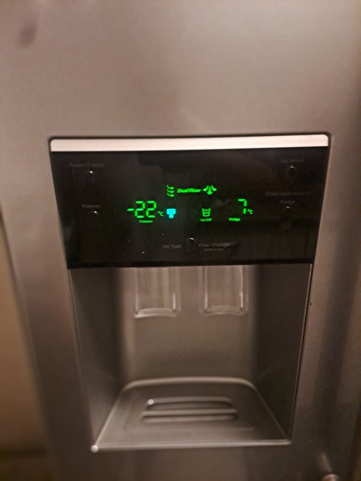 Foto 4 van Samsung Amerikaanse koelkast met vriesvak en waterdispenser