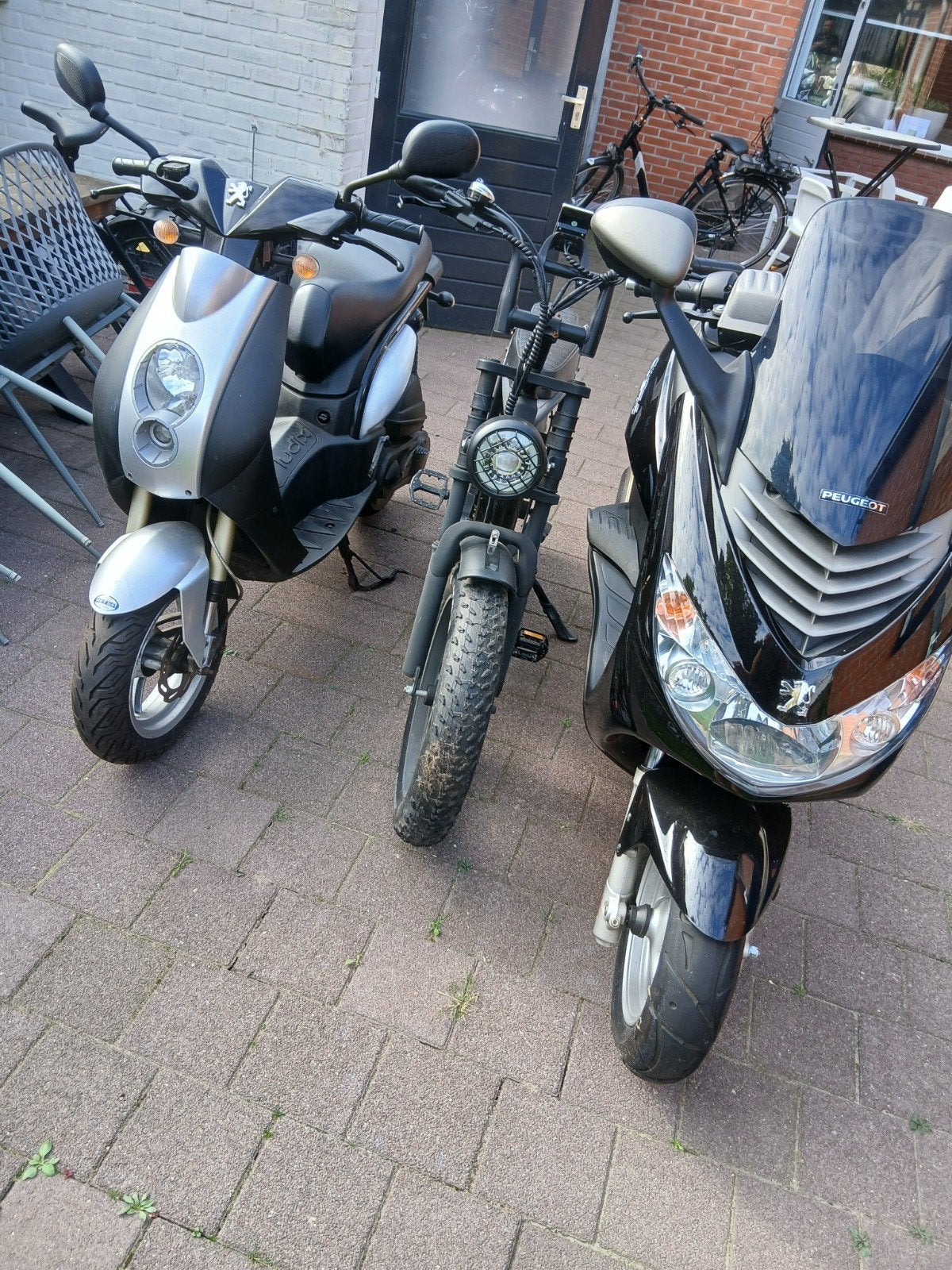 2 scooters, 1 fatbike 1 rijdend, 2 opknappers (Peugeot Ludix, Fietsen en Brommers, Ophalen of Verzenden, Gebruikt, Benzine, Ludix