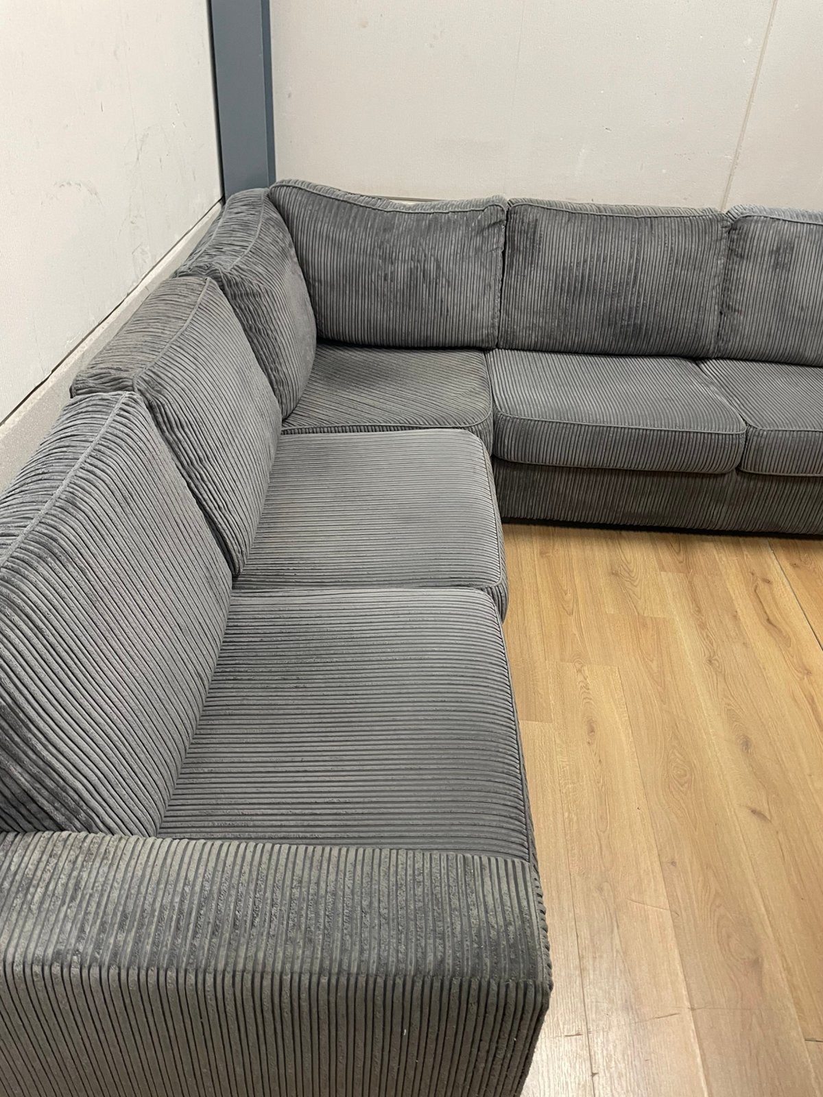 Mooie luxe grijze ribstof hoekbank - GEREINIGD!!!, Ophalen, 250 tot 300 cm, Luxe, Hoekbank