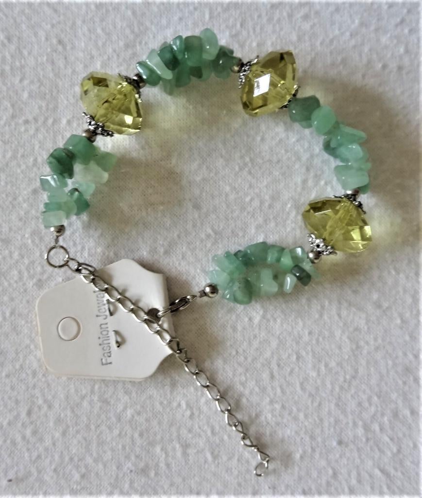 Nieuw: armband met JADE groen en kralen geel 19 x 8 cm, Ophalen of Verzenden, Nieuw
