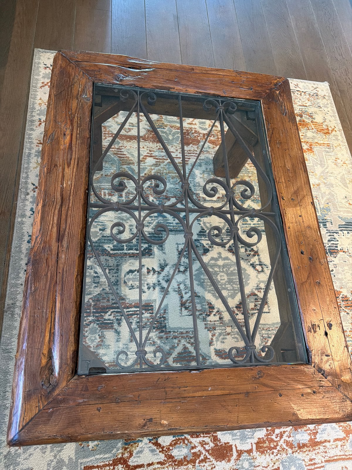 Robuuste salontafel met smeedijzeren en glazen blad, Ophalen, Gebruikt, 100 tot 150 cm, 50 tot 100 cm