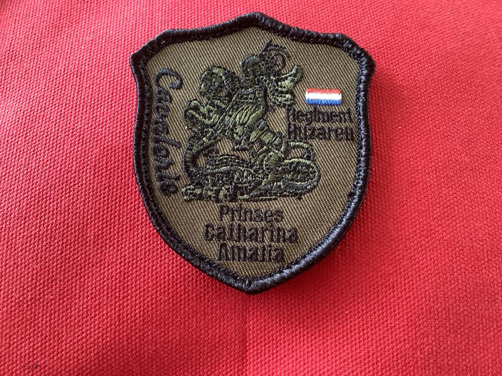 Badge van de Huzaren (Amalia) met velcro, Verzamelen, Verzenden, Landmacht, Nederland, Embleem of Badge