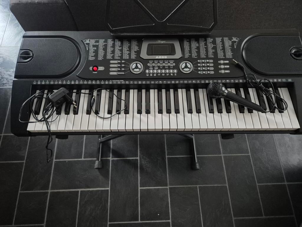Keyboard met standaard en microfoon, Met standaard, Ophalen, Overige merken, 61 toetsen