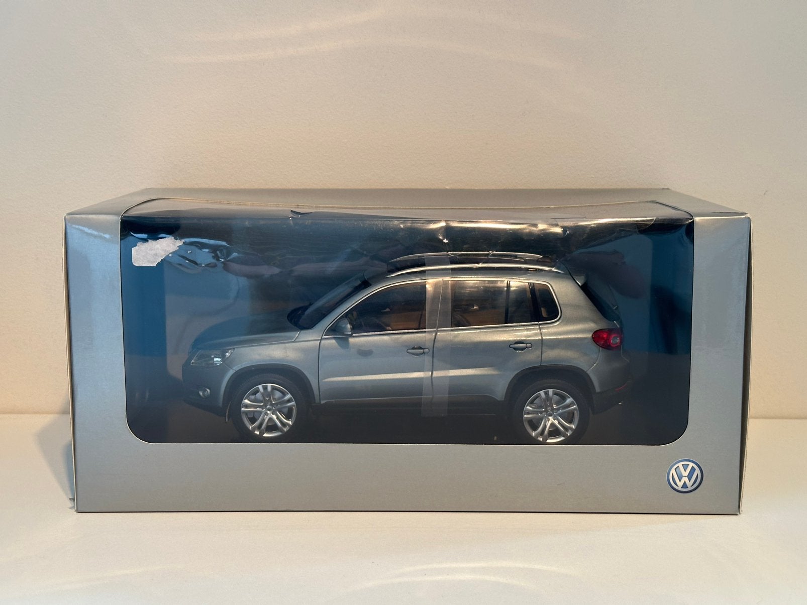 Volkswagen Tiguan | Norev Dealer | schaal 1:18, Ophalen of Verzenden, Zo goed als nieuw, Norev