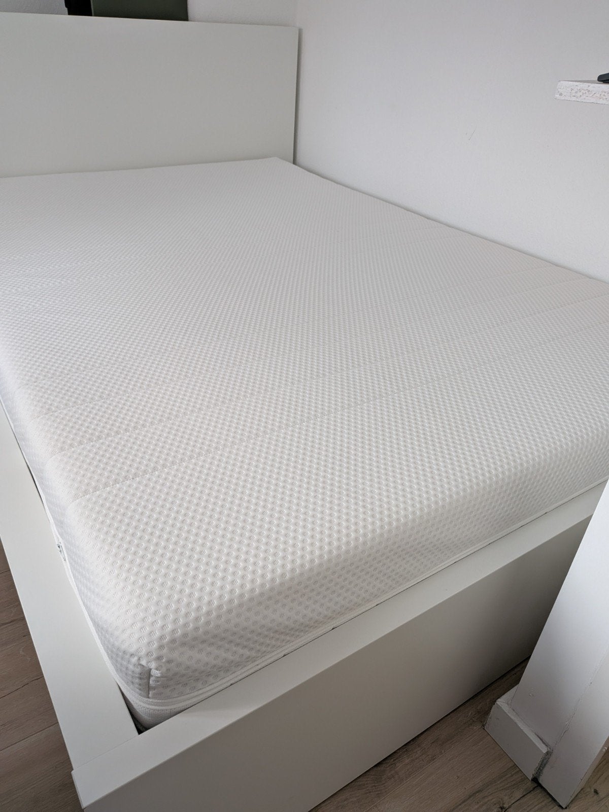 IKEA bed 140x200 wit inclusief matras, nieuwstaat.!, Ophalen, Wit, Tweepersoons, 140 cm