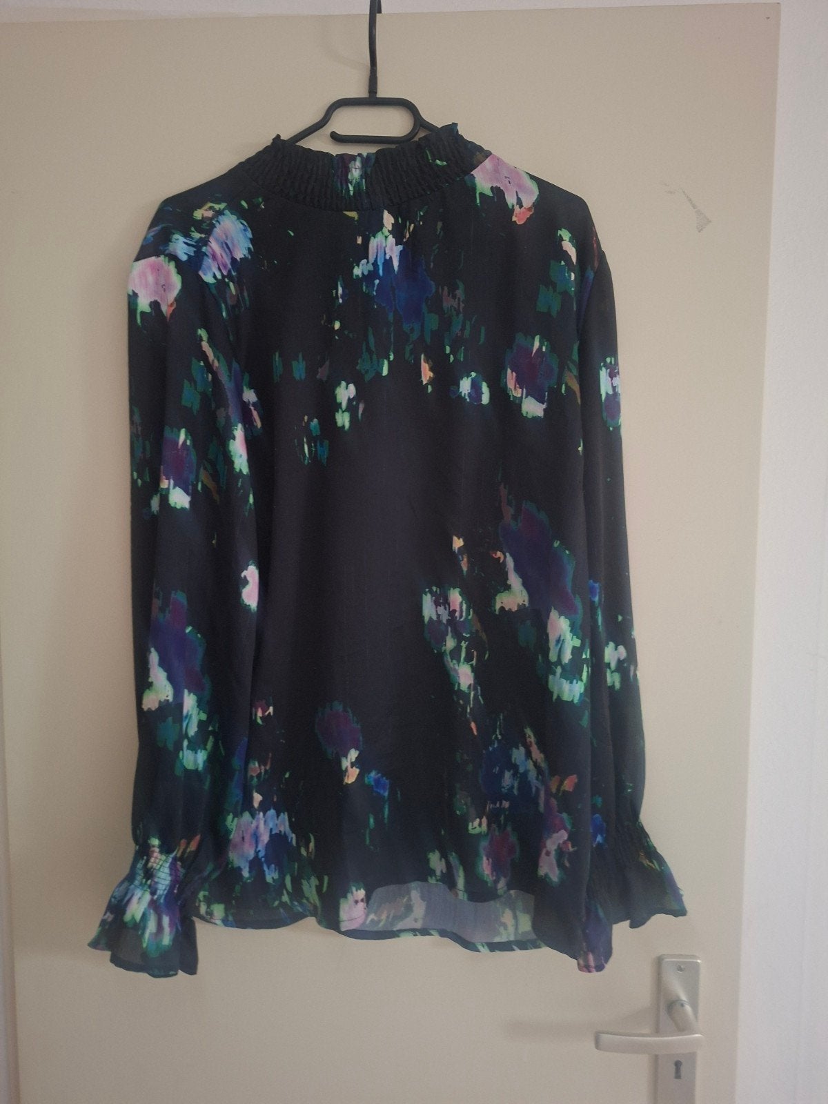 Hema blouse met bloemenprint, maat XL, Kleding | Dames, Ophalen, Overige kleuren, Maat 46/48 (XL) of groter, Zo goed als nieuw
