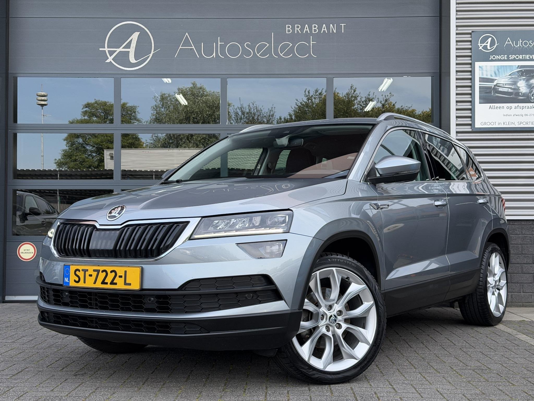 Skoda Karoq 1.5 TSI ACT Style Business Navi | Camera | NAP, Auto's, Stof, 4 cilinders, 150 pk, Bedrijf