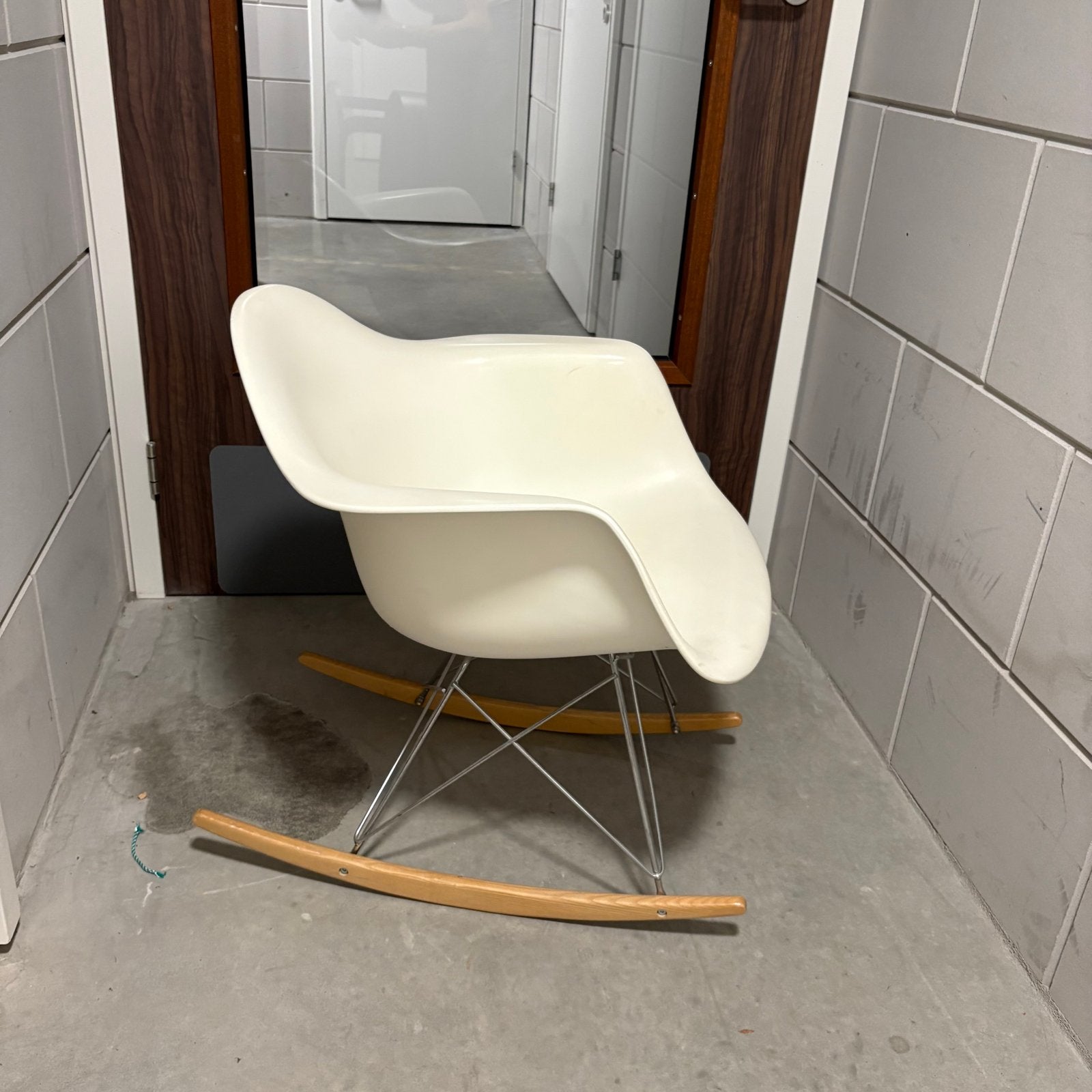 Vitra Eames RAR Schommelstoel - Wit, Ophalen, Kunststof, Gebruikt, Wit