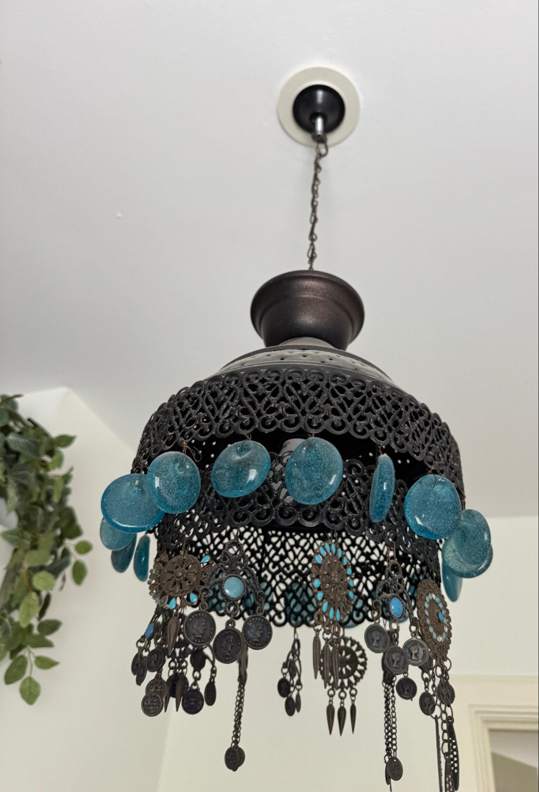 Oosterse hanglamp met blauwe kralen en metaal, Huis en Inrichting, Ophalen of Verzenden, Zo goed als nieuw, Metaal, E27 (groot)