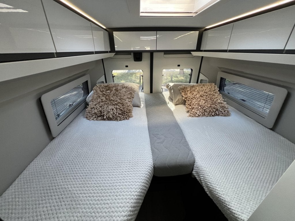 Adria Twin 640 SLB SUPREME AUTOMAAT 150PK TREKHAAK, Caravans en Kamperen, Automaat, Koelkast, Ringverwarming, Fiat