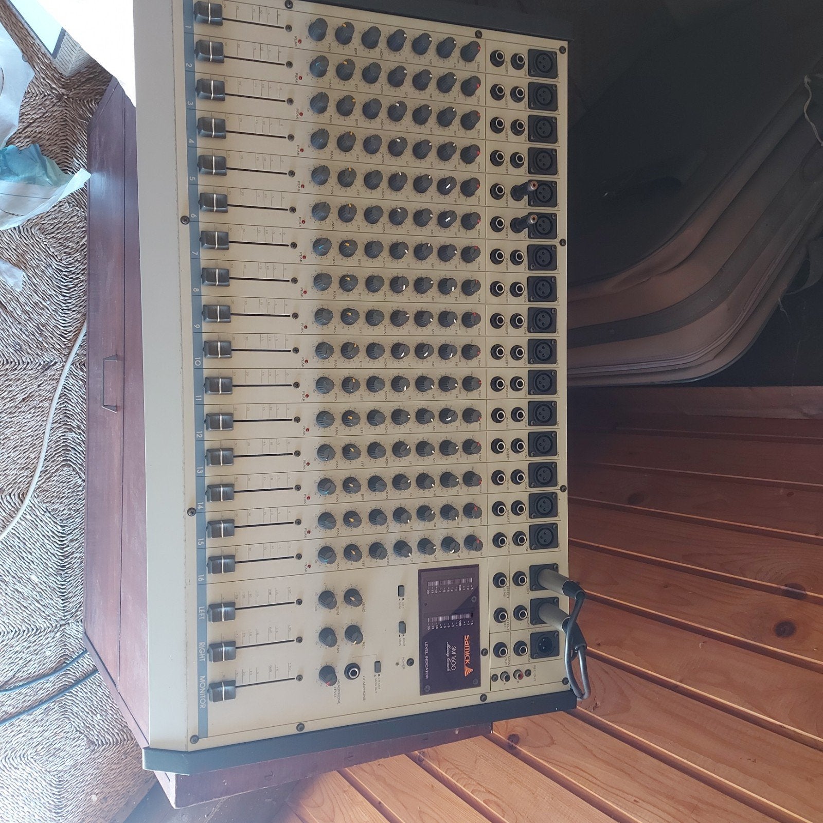 Samick 16k mengpaneel met 2 Frazer Wyatt boxen, Ophalen, Gebruikt, 10 tot 20 kanalen, Microfooningang