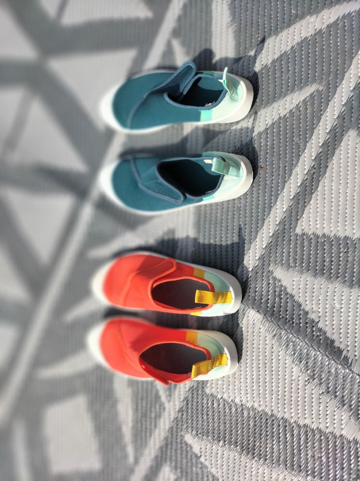 Waterschoenen kids maat 34/35 - amper gebruikt, Ophalen, Zo goed als nieuw, Jongen of Meisje, Schoenen