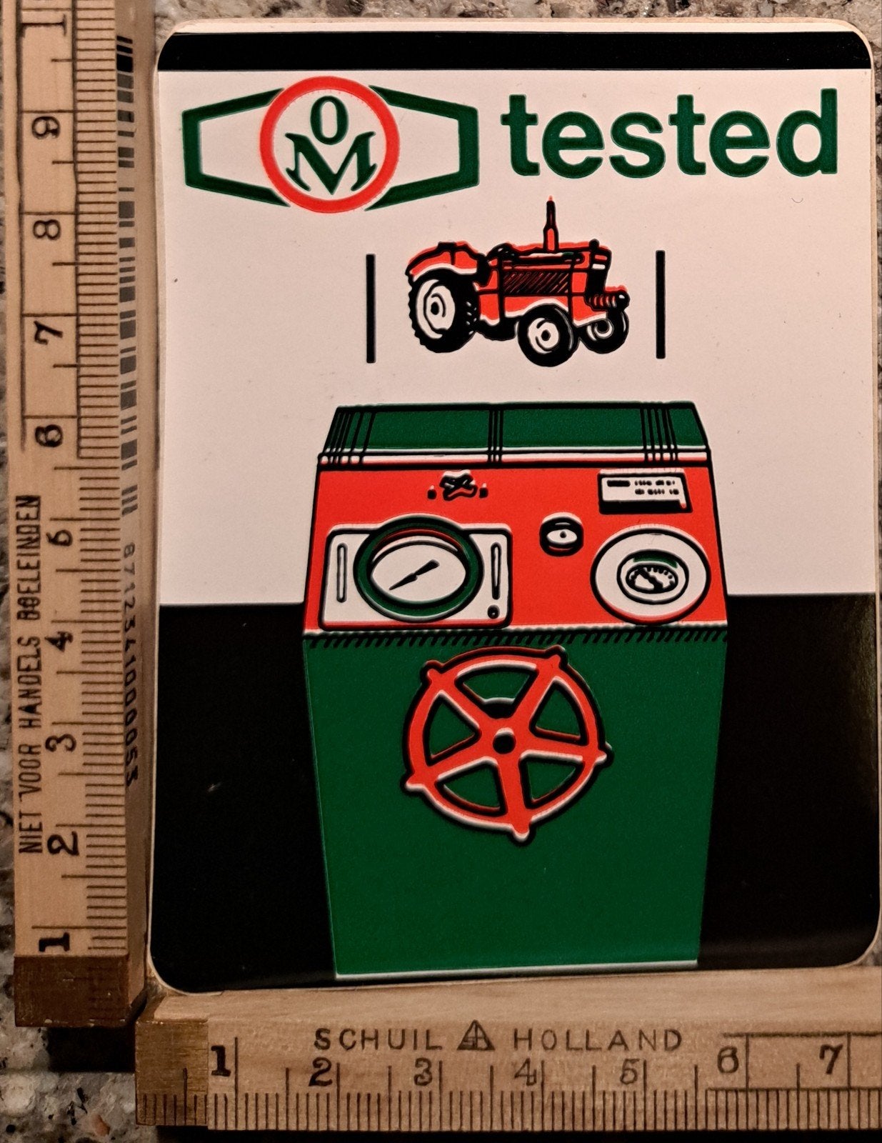 Vintage sticker tractor logo 'OM tested, Ophalen of Verzenden, Zo goed als nieuw, Overige typen