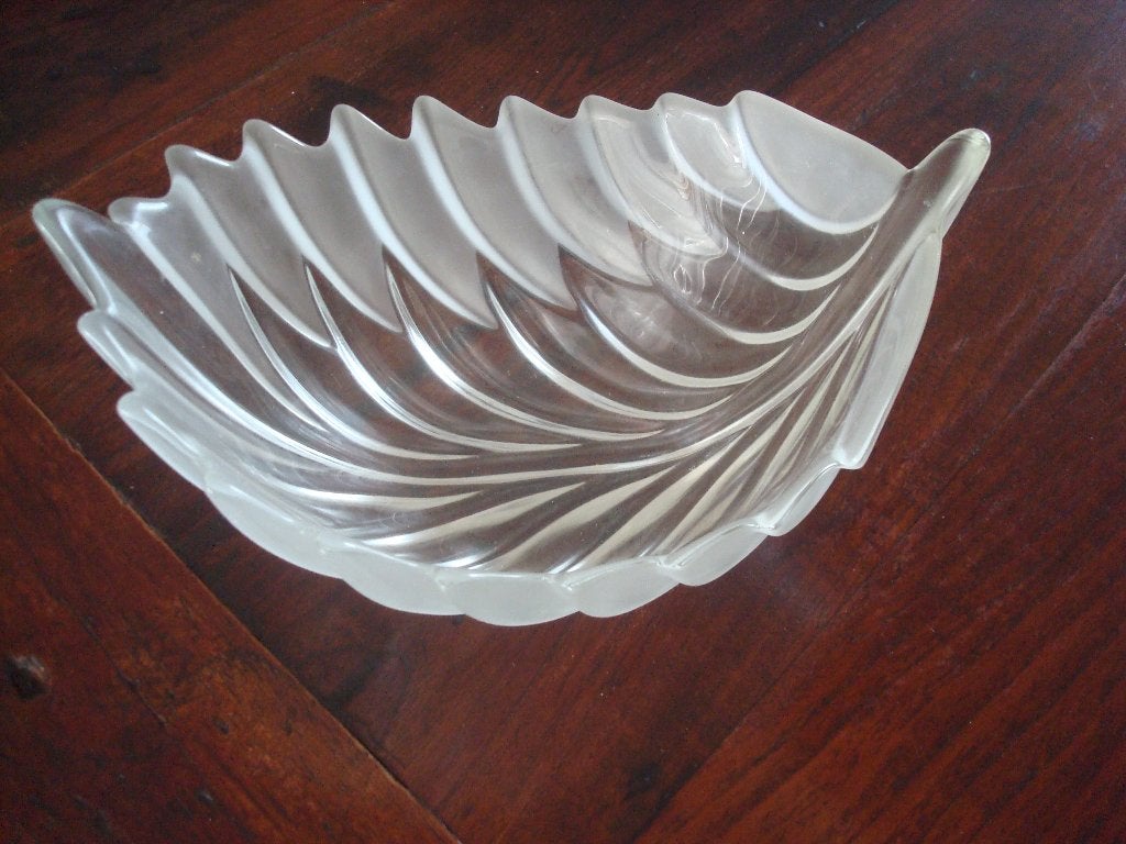 Glazen schaal blad motief, Huis en Inrichting, Schaal, Nieuw, Ophalen of Verzenden, Glas