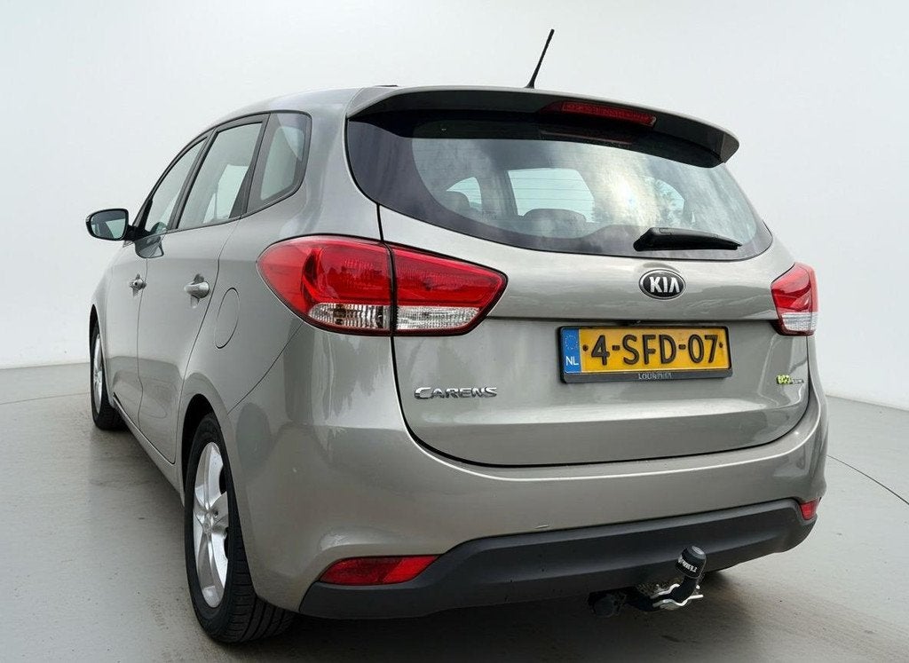 Kia Carens 1.6 GDi ComfortLine 7 PERSOONS - TREKHAAK - NAVIG, Voorwielaandrijving, Gebruikt, 4 cilinders, 7 stoelen