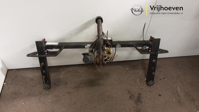 Trekhaak van een Opel Astra (Astra J 10-), Auto-onderdelen, Gebruikt, -, -, Opel