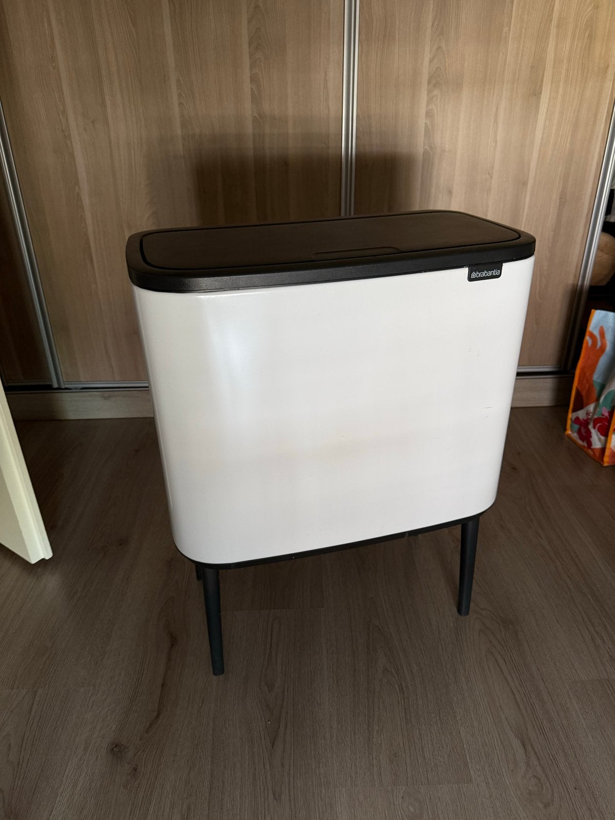 Brabantia bo touch bin prullenbak 36 liter, Huis en Inrichting, Woonaccessoires | Prullenbakken, Ophalen, 50 – 75, Zo goed als nieuw