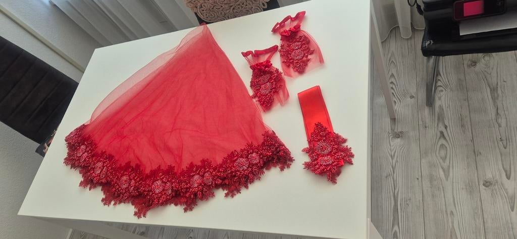 Prachtige 3-delige Hennasluier Set (Duvak Set) – Rood, Ophalen of Verzenden, Nieuw, Rood, Accessoires