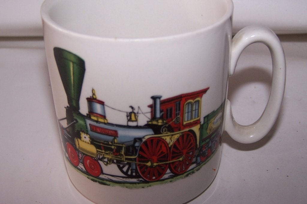 Villeroy & Boch mok met stoomlocomotief. Zie foto's., Keramiek, Villeroy & Boch, Vintage, Zo goed als nieuw
